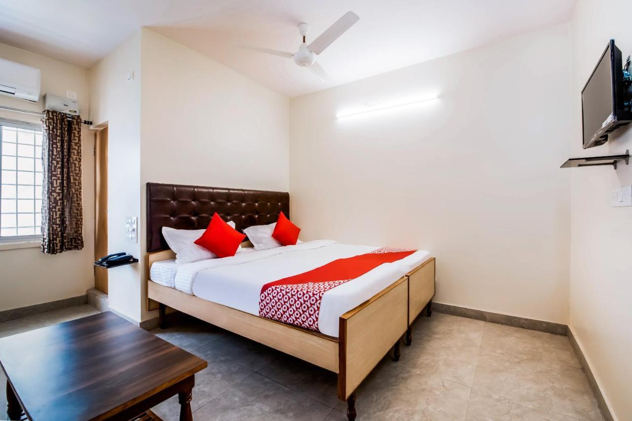 OYO 37146 G P Residency Kākināda Exterior foto
